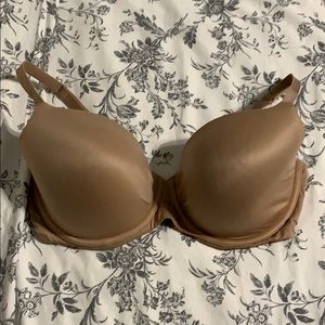 Victoria’s Secret nude bra